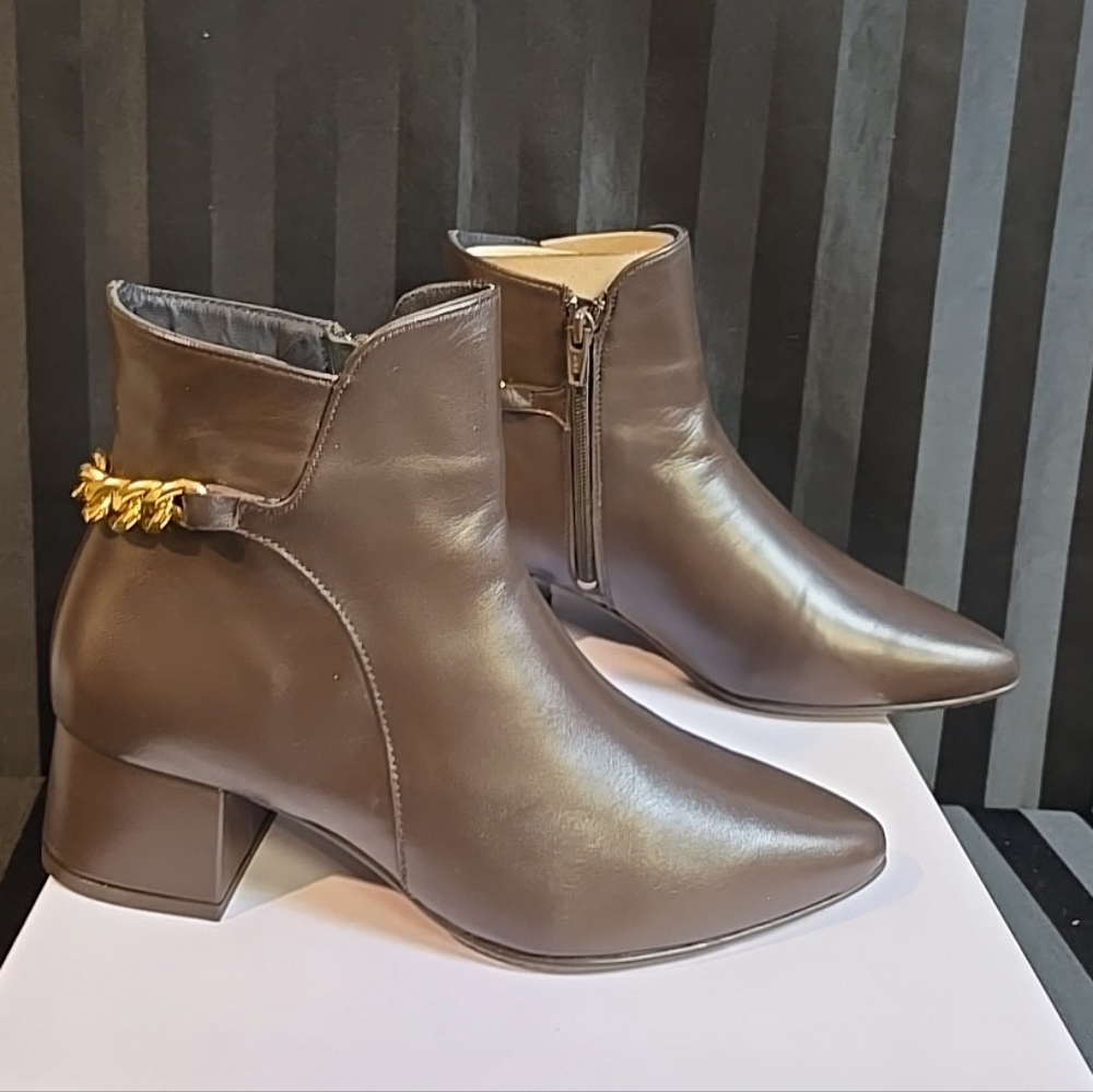 Women EU 36 & 37 Eric Michael Turin Cordero Brown Chain Accent Leather Zip Boots - Picture 4 of 16